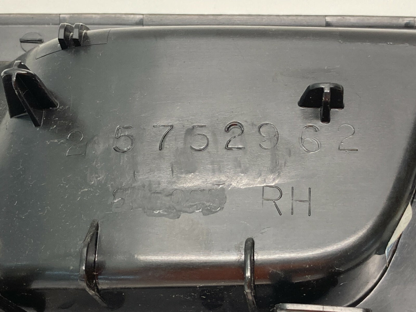 03-07 Cadillac CTS Front Passenger Side Interior Door Handle Bezel 25752962 OEM