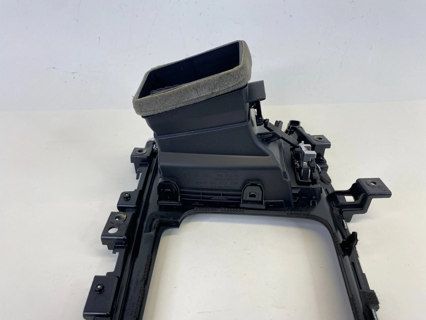 2014-2016 KIA OPTIMA CENTER DASH RADIO BEZEL AIR VENT OUTLET DUCT 97410-2TAA0