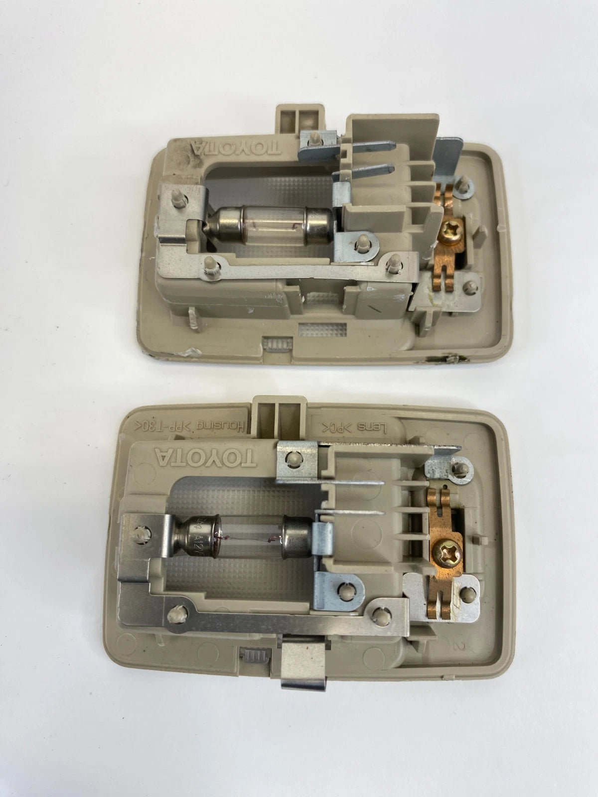 02 03-06 Lexus ES300 ES330 Front RH LH Roof Sun Visor Vanity Light Lamp Set Pair