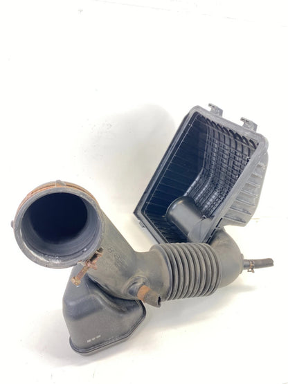 13-16 HYUNDAI SANTA FE SPORT INTAKE UPPER CLEANER BOX HOUSING 28130-2W200 OEM