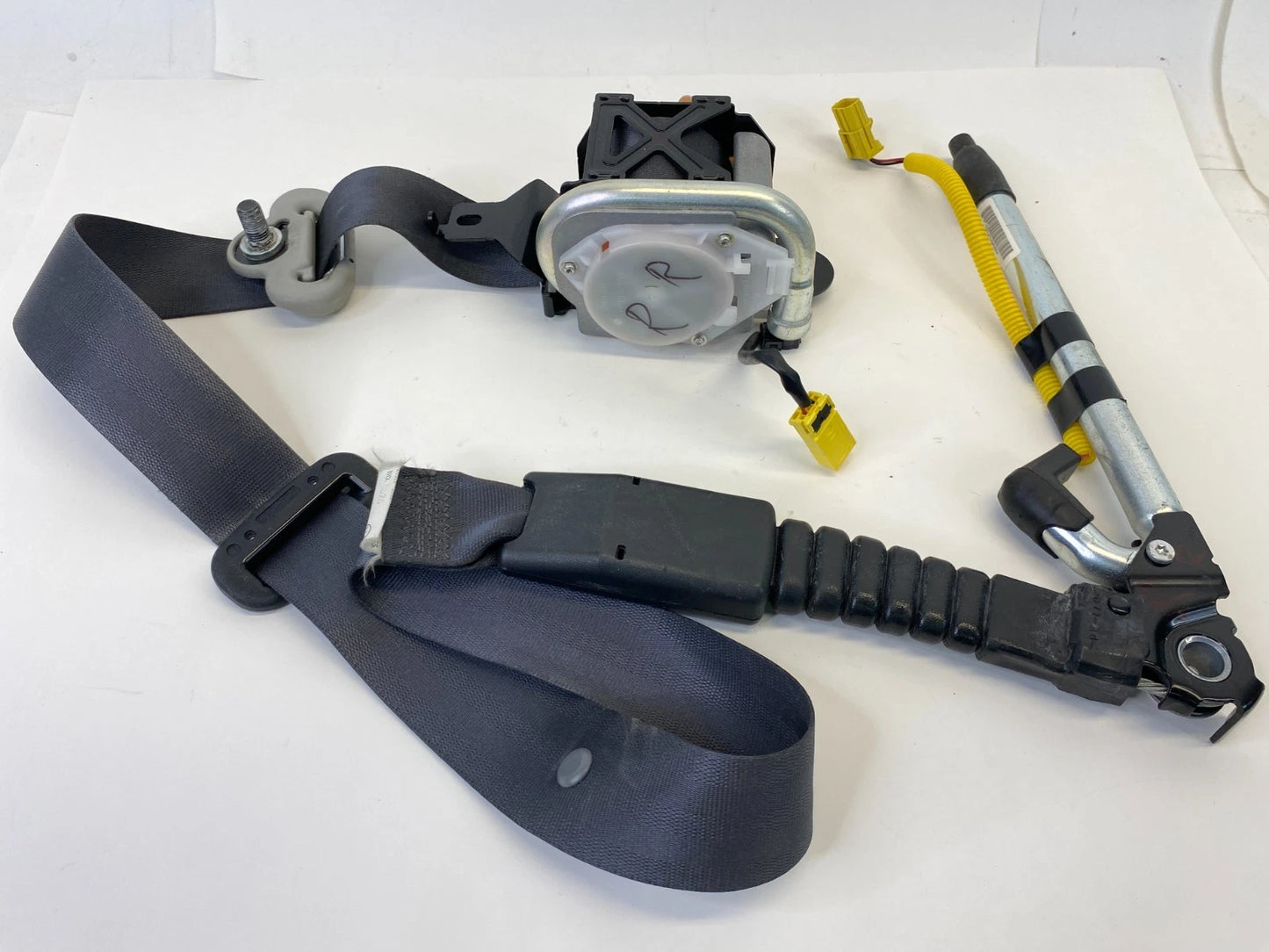 2007 2008 HONDA FIT RIGHT SEAT BELT LAP SHOULDER RETRACTOR W PRETENSIONER OEM