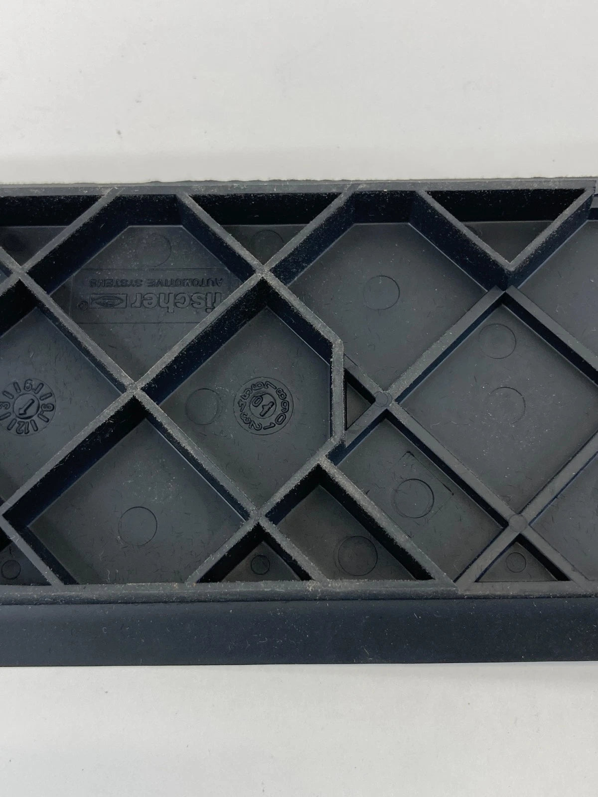 2006 MERCEDES BENZ CLS500 CENTER FRONT CONSOLE LINER RUBBER MAT A-219-680-01-68