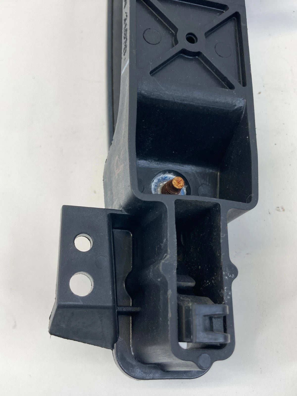 2013-2019 FORD POLICE INTERCEPTOR SEDAN REAR LEFT SIDE EXTERIOR DOOR HANDLE OEM