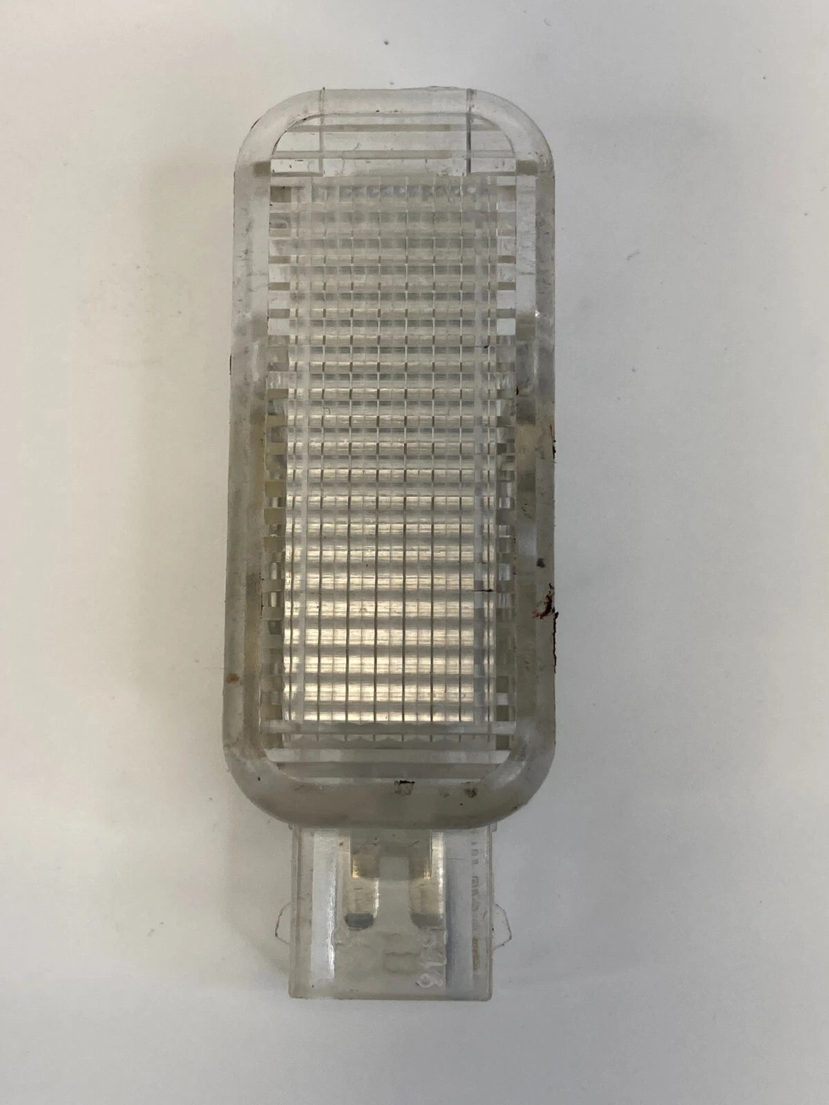 05-18 AUDI A6 QUATTRO GLOVE BOX LIGHT PANEL COURTESY LAMP LIGHT 8D0947415 OEM