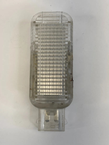 05-18 AUDI A6 QUATTRO GLOVE BOX LIGHT PANEL COURTESY LAMP LIGHT 8D0947415 OEM