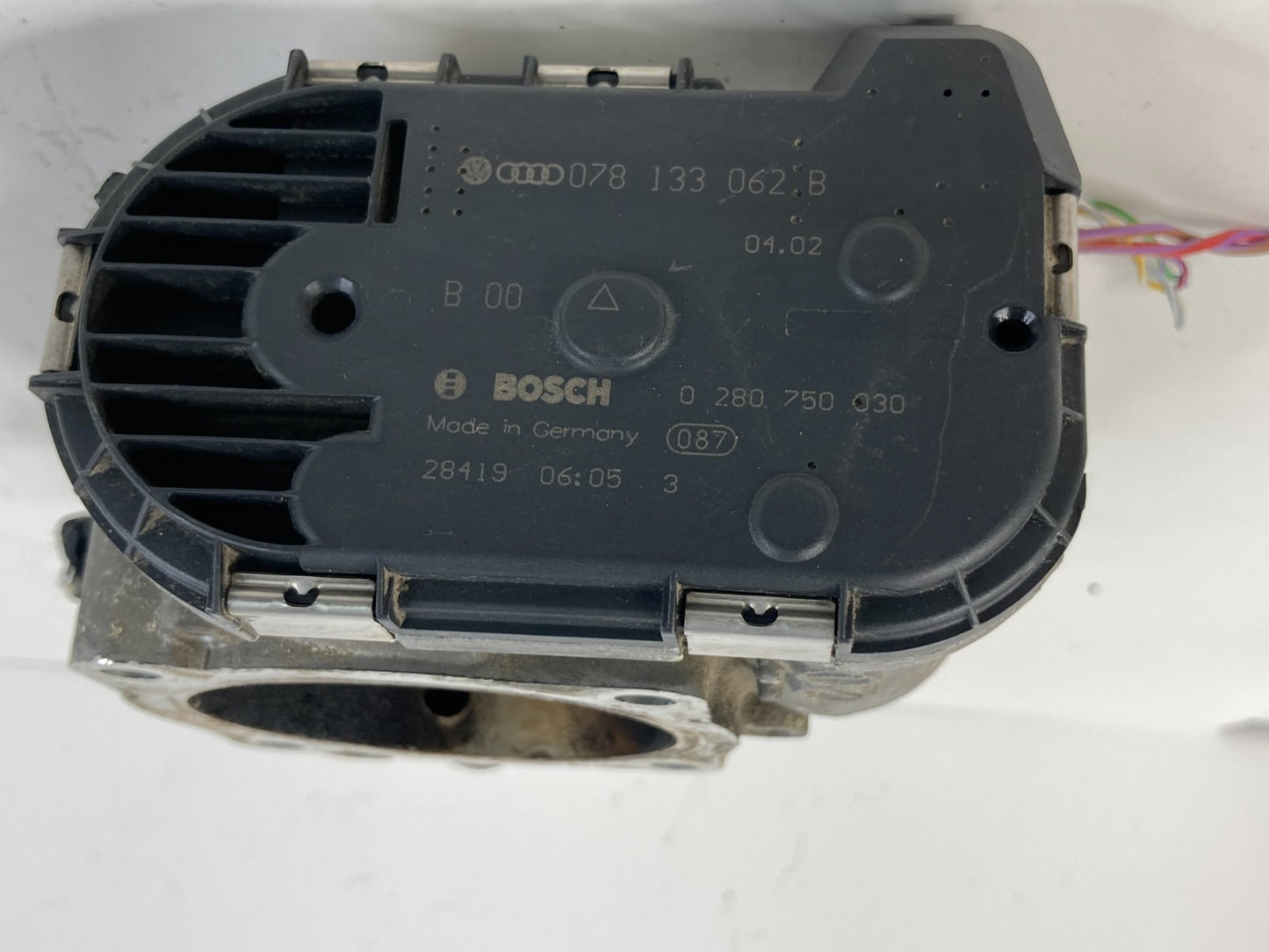 2000-2004 Audi A6 Quattro 2.0L L4 Throttle Body Throttle Valve Assembly OEM