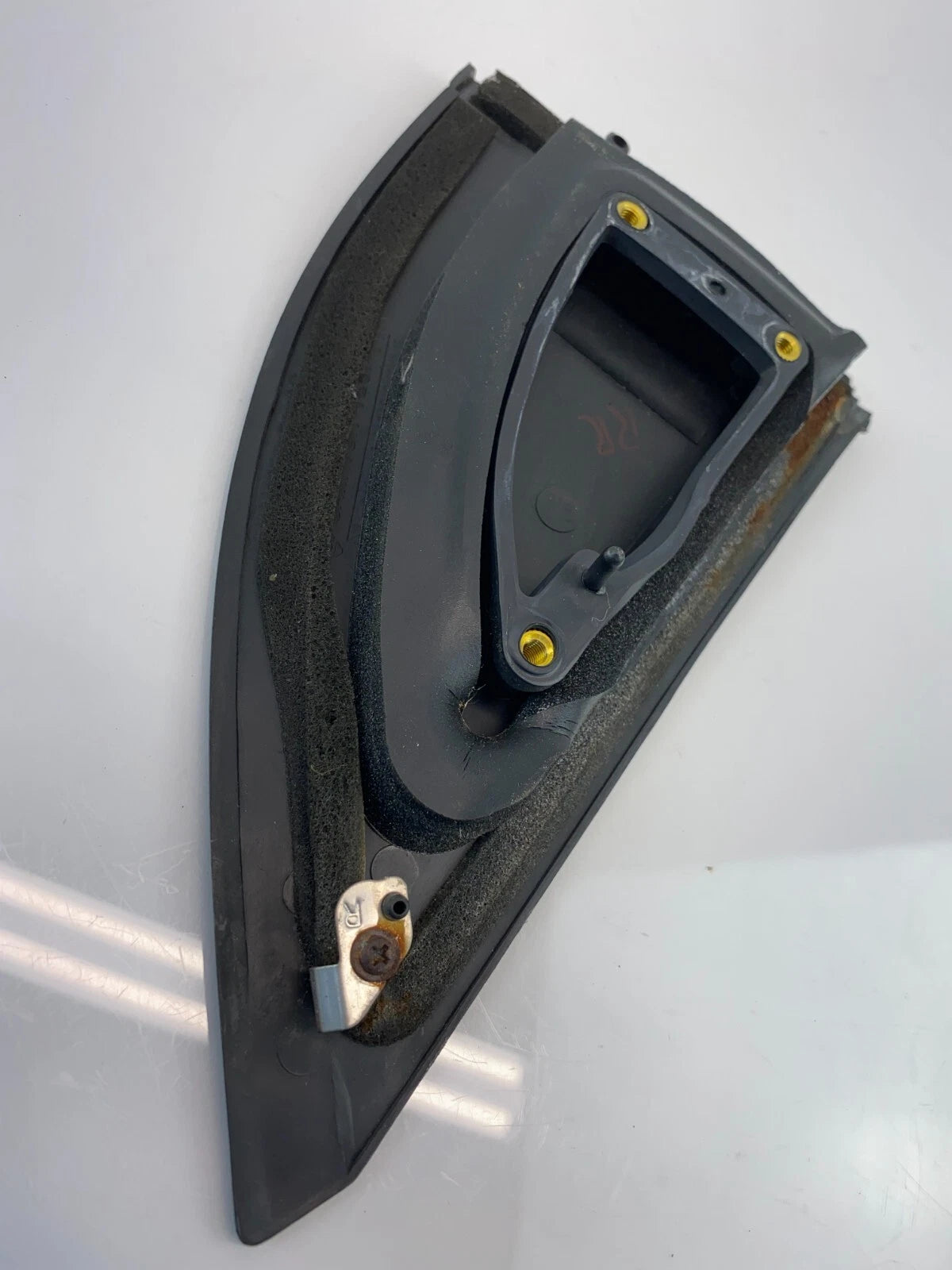 2000-2004 KIA SPECTRA 4-DR REAR RIGHT OUTER EXTERIOR CORNER COVER TRIM MOLDING