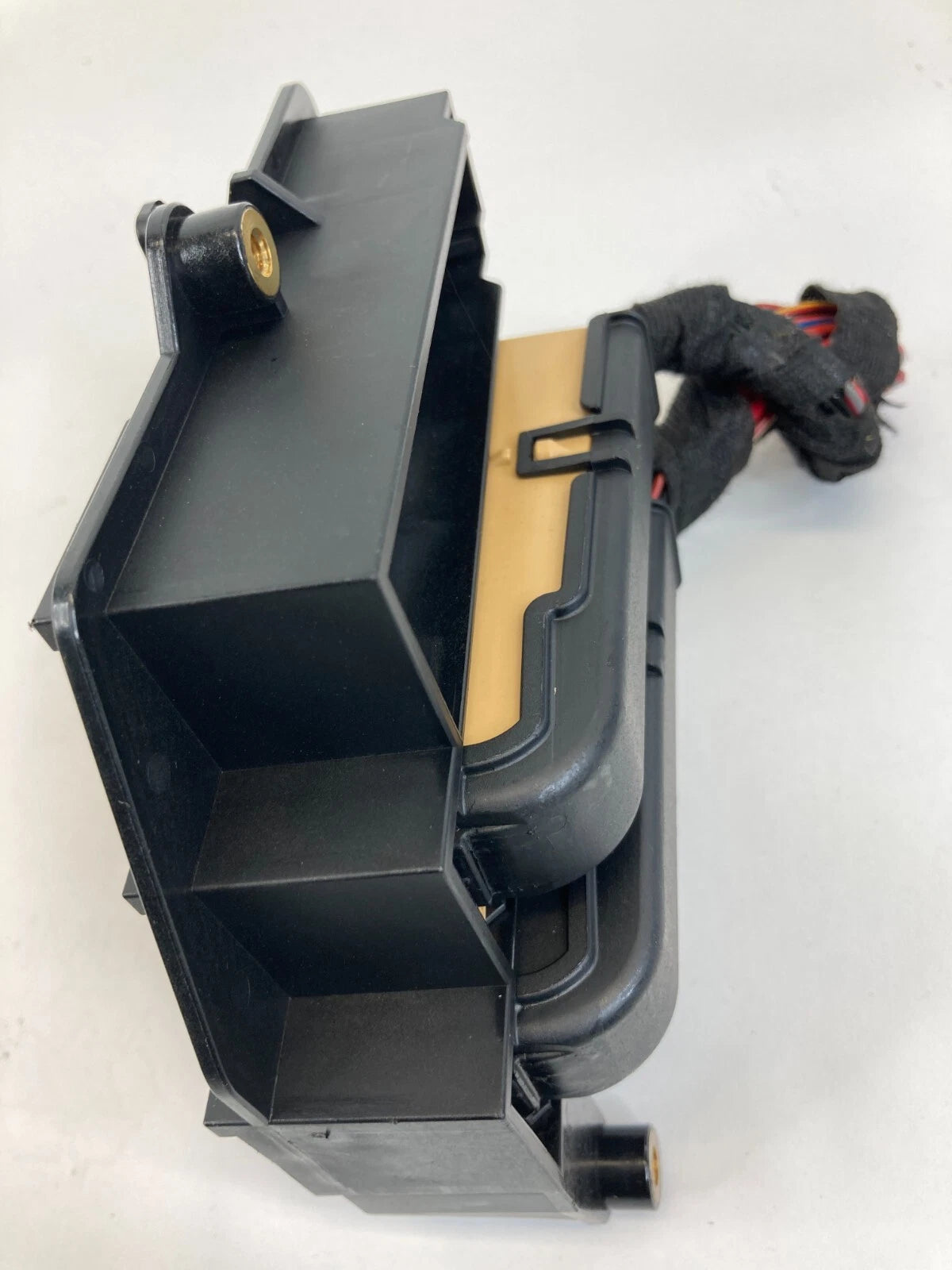 06 07 08 09 10 11 AUDI A6 FRONT JUNCTION RELAY FUSE BOX W/ BRACKET 4F1971845A