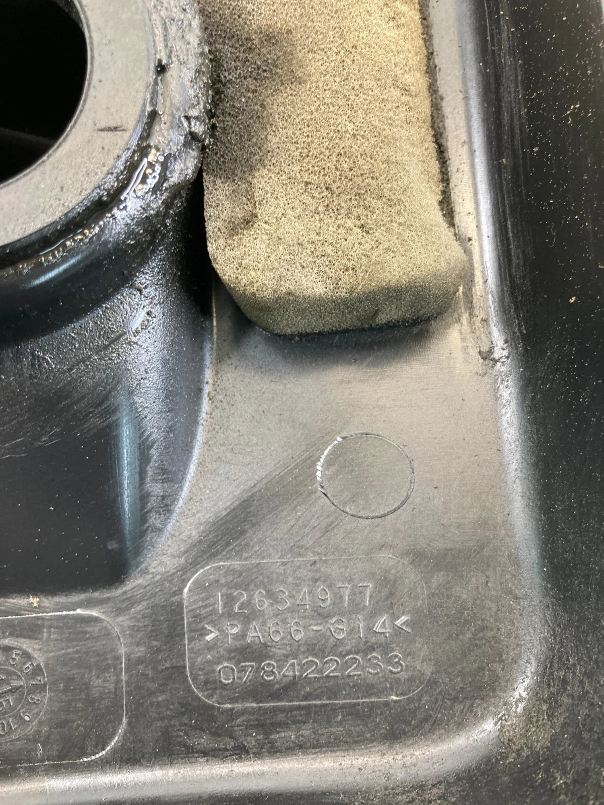 2010-2017 GMC TERRAIN 2.4L ENGINE COVER INTAKE MANIFOLD LID 12634977 OEM