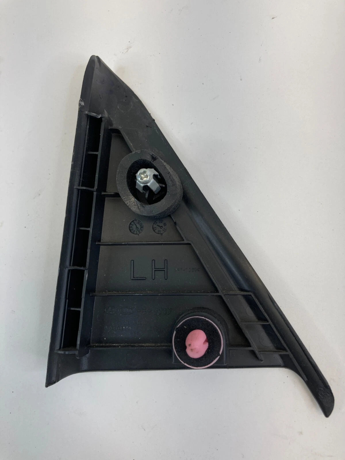 11-14 HYUNDAI SONATA REAR LEFT INTERIOR DOOR CORNER MOLDING COVER 83910-3S000