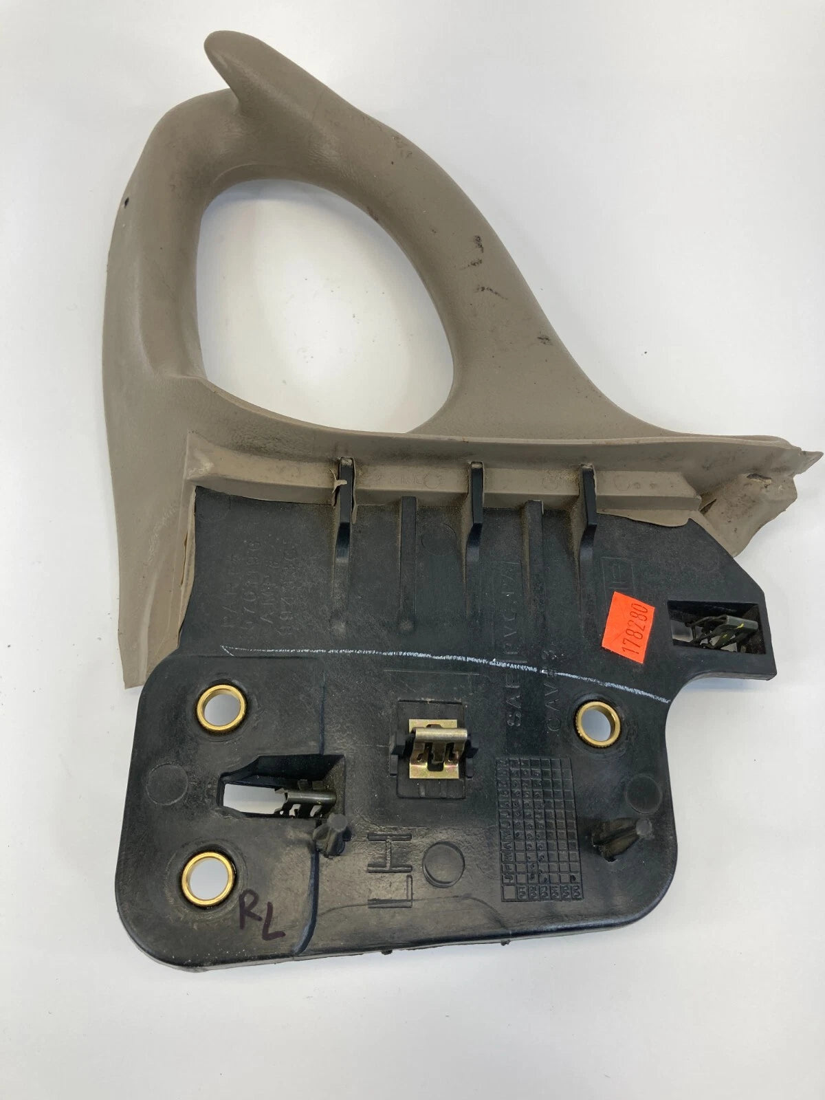2002-2006 AVALANCHE 1500 2500 REAR LEFT B PILLAR GRAB GRAP HANDLE OEM