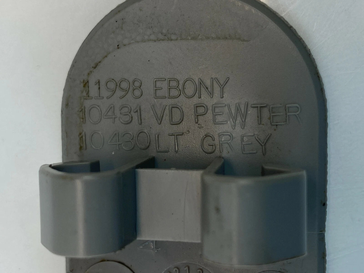 2003-2007 CADILLAC CTS FRONT LEFT DRIVER DOOR PLUG SCREW COVER TRIM CAP OEM