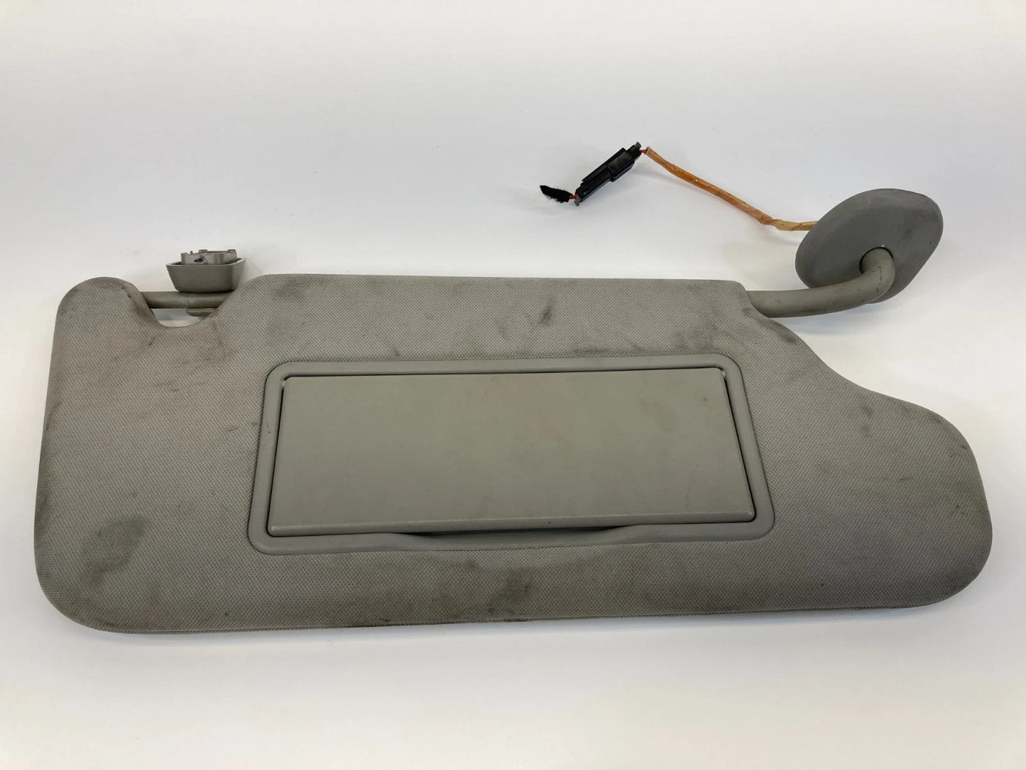 2006-2016 CHEVROLET IMPALA PASSENGER RIGHT SUNVISOR SUN VISOR W ILLUMINATION