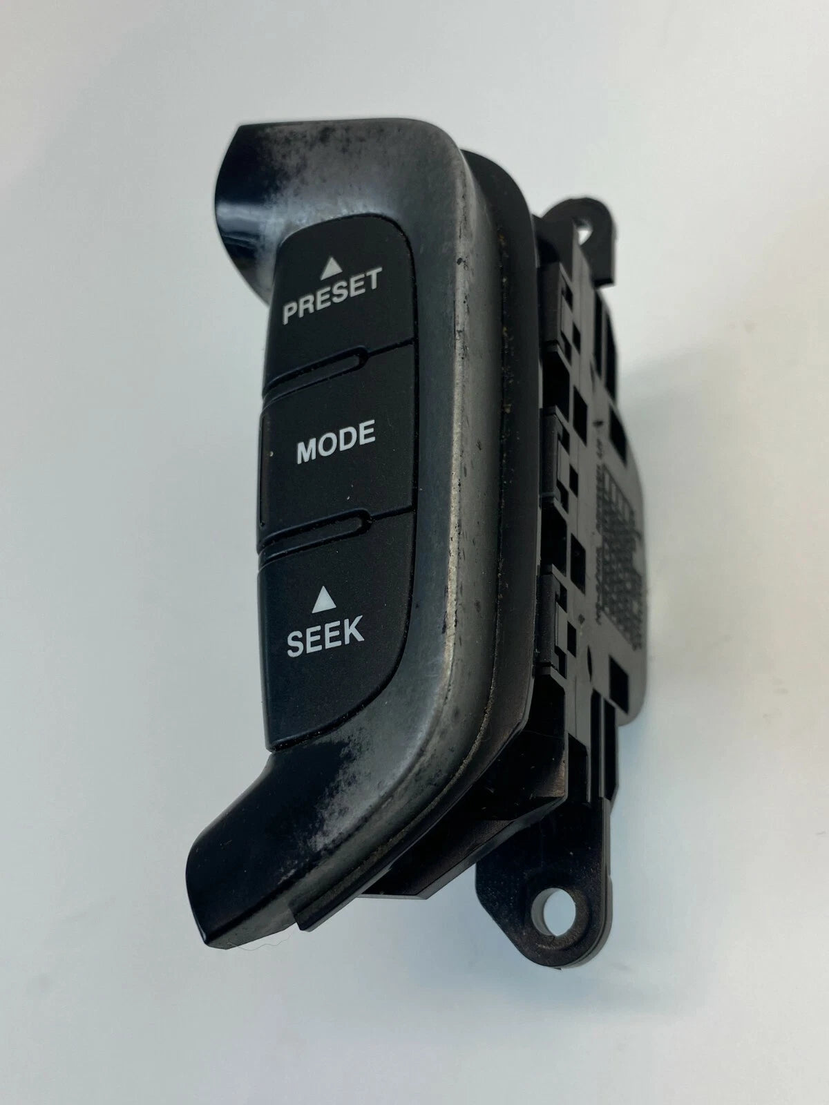 06-08 KIA OPTIMA EX SEDAN 2.4 STEERING WHEEL RADIO AUDIO VOLUME CONTROL SWITCH