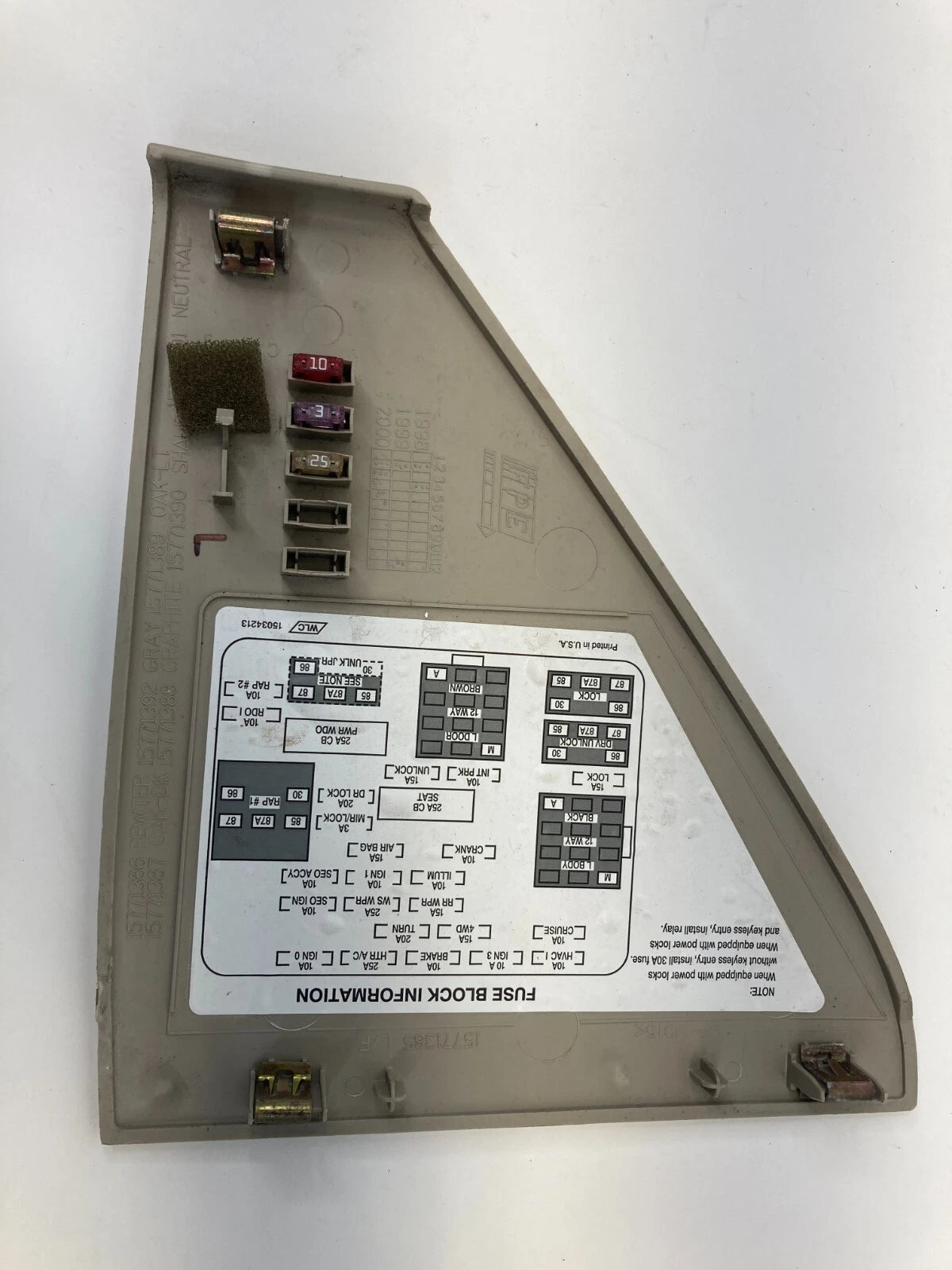 2000-2006 GMC YUKON TAHOE LEFT DASH END CAP INTERIOR FUSE BOX COVER 15771385