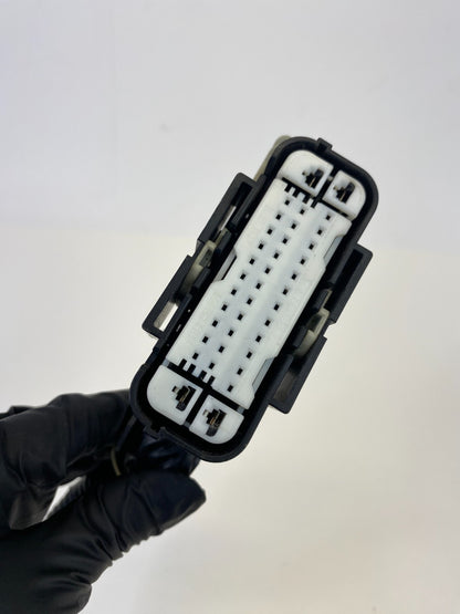 2009-2011 Jaguar XF 4.2L A/T RWD ABS Anti Lock Brake Pump Socket Plug Connector