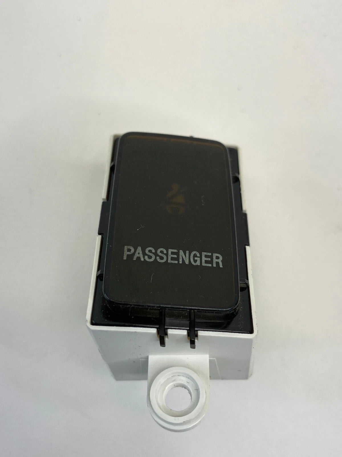 2006 2007 HYUNDAI SONATA DASH PASSENGER SEAT BELT REMINDER LIGHT 95930-3K500 OEM
