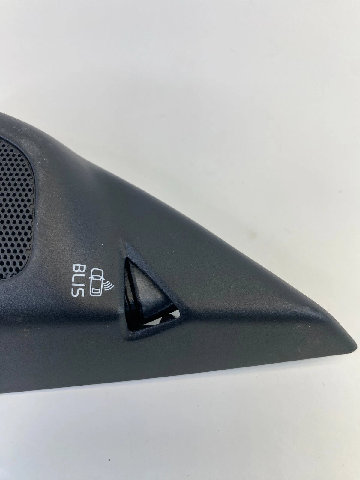 2011-2013 VOLVO S60 FRONT RIGHT DOOR BLIS TWEETER SPEAKER COVER 8635796 OEM