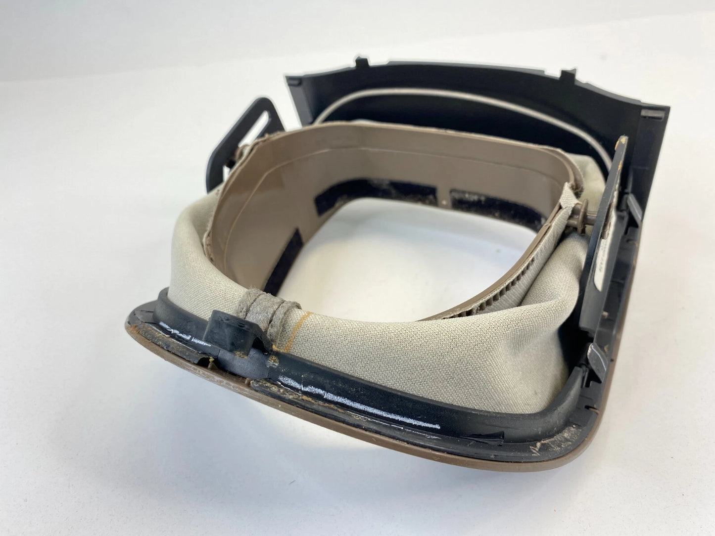 2006-2012 MERCEDES-BENZ R350 LOWER STEERING COLUMN COVER SURROUND A2514600195