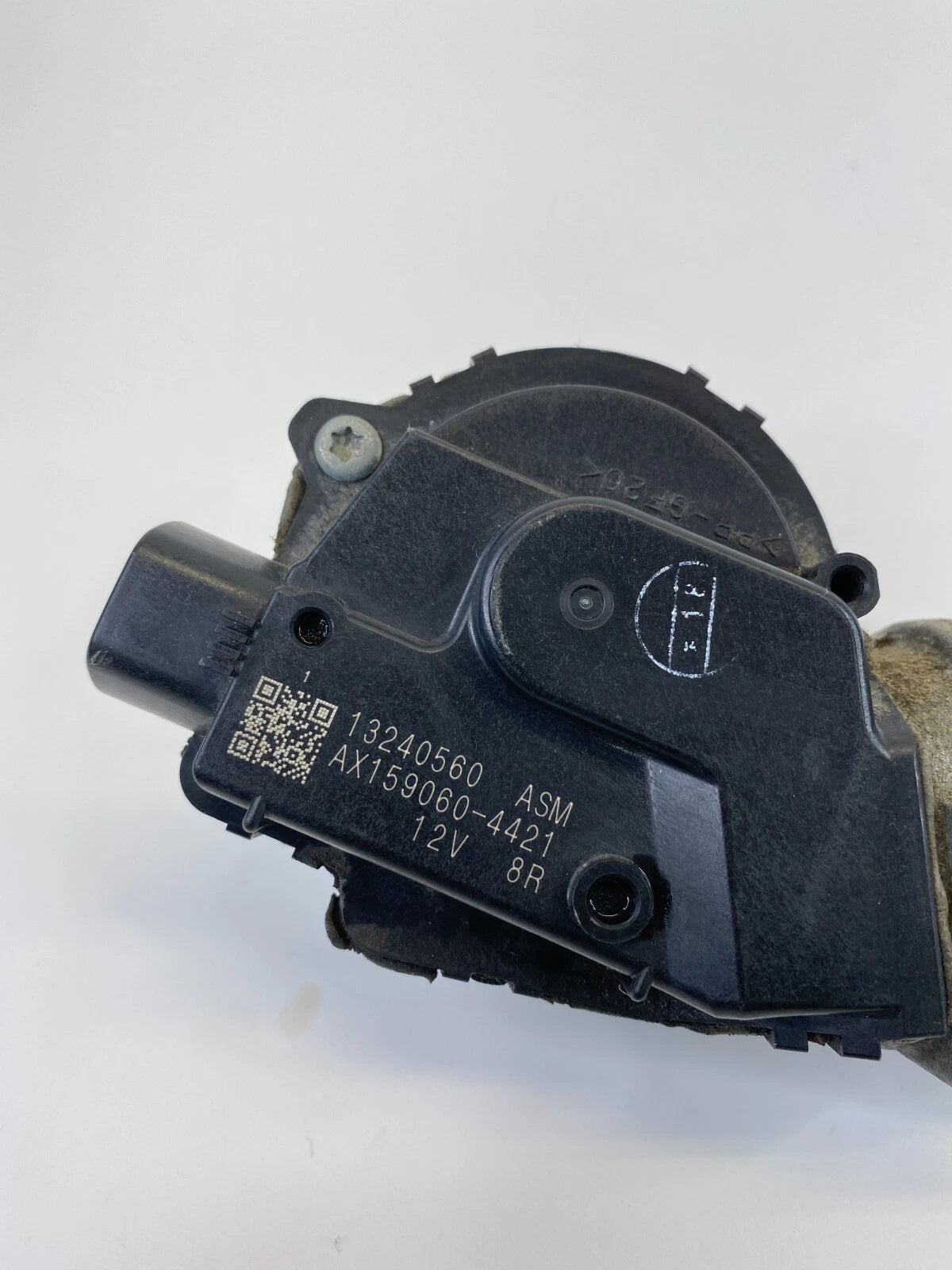 2013-2015 CHEVROLET MALIBU FRONT WINDSHIELD WIPER MOTOR ASSEMBLY OEM 13240560