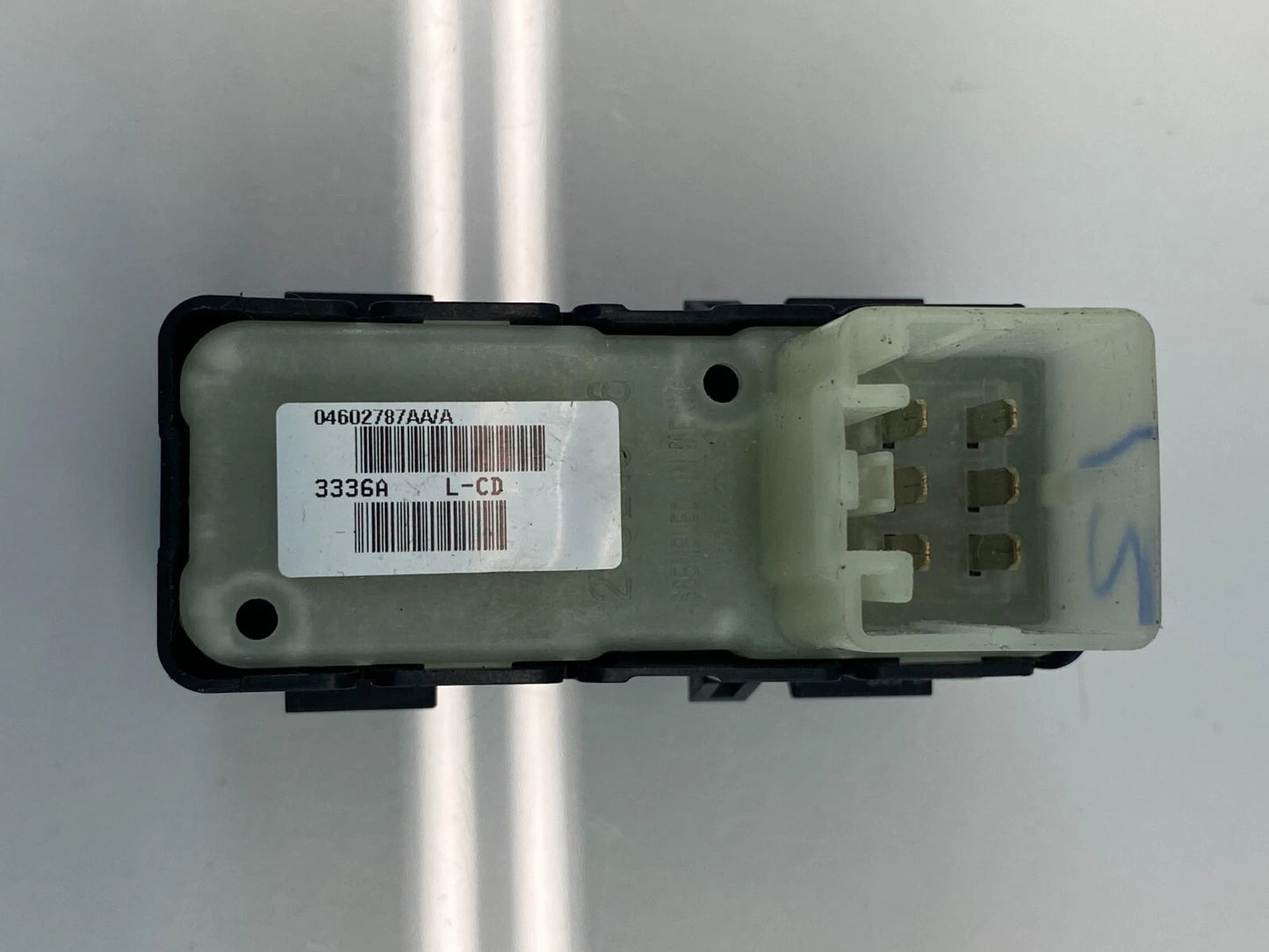 07-10 JEEP GRAND CHEROKEE DODGE REAR RIGHT SIDE WINDOW SWITCH 04602787AA