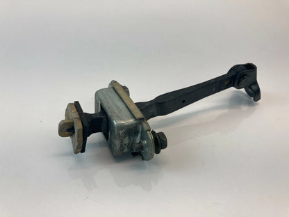 03-07 NISSAN MURANO REAR RIGHT SIDE DOOR CHECK CHECKER STOPPER DETENT BRACKET