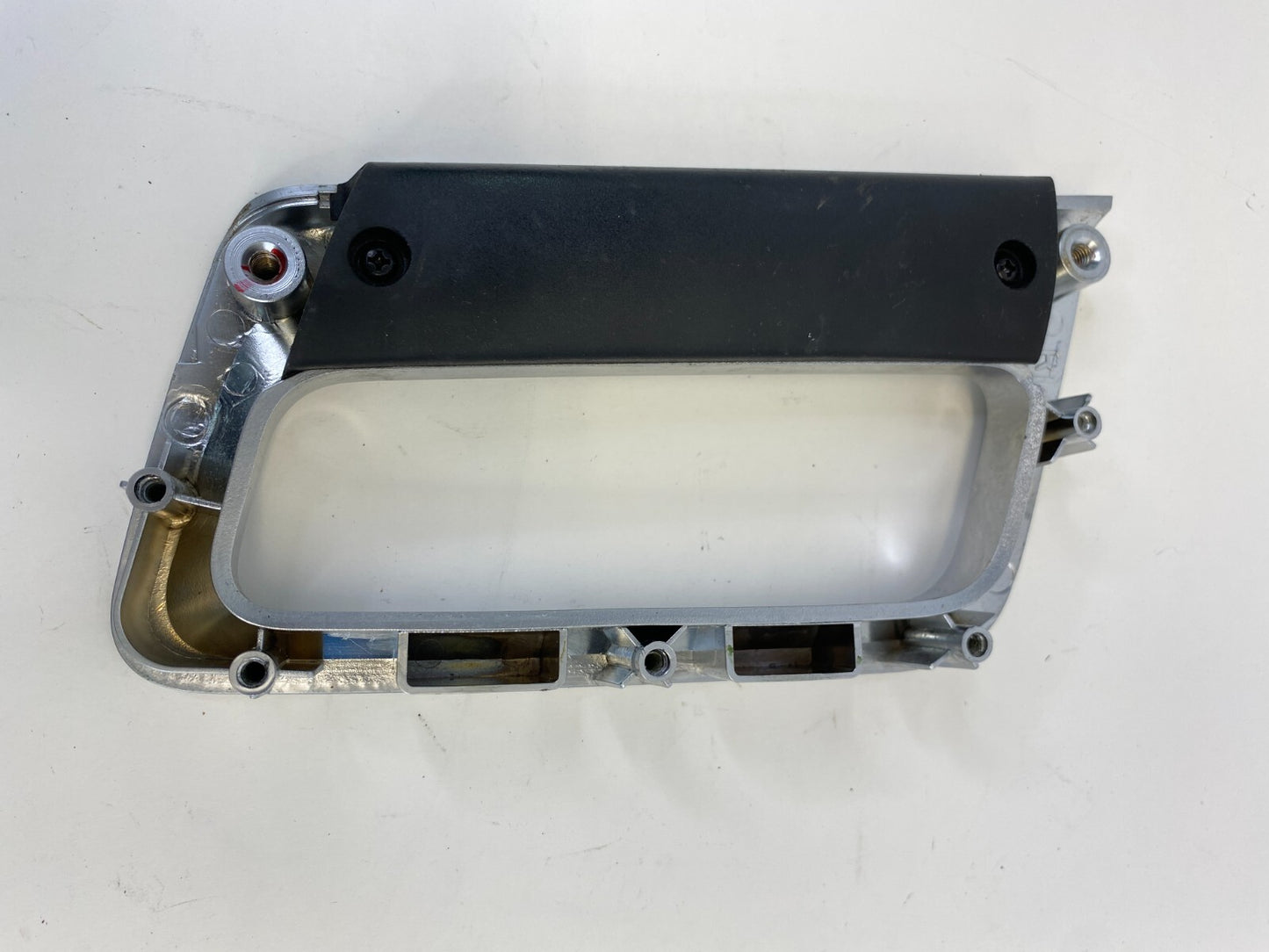 2008 2009 2010 Saturn Vue Rear Left Side Interior Door Pull Handle Trim Bezel