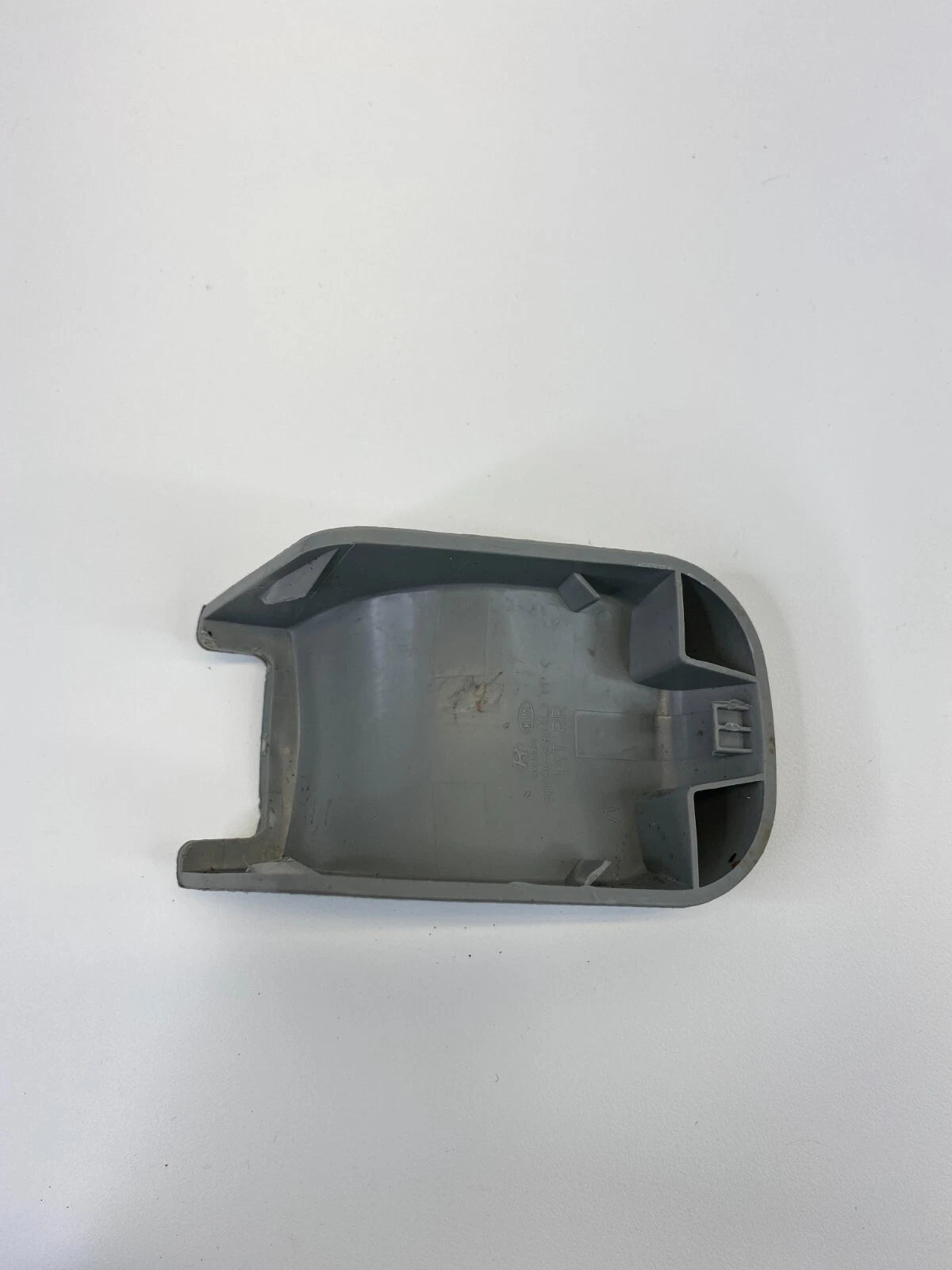 07 08 09 HYUNDAI SANTA FE RIGHT SEAT RAIL TRACK END COVER TRIM 88098-2B000 OEM
