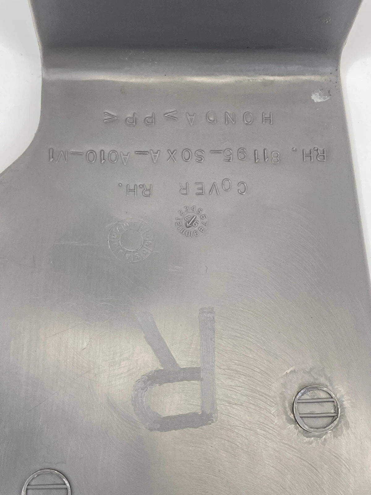 1999-2004 HONDA ODYSSEY FRONT RIGHT SEAT RIGHT SIDE LOWER COVER TRIM 81195-S0XA