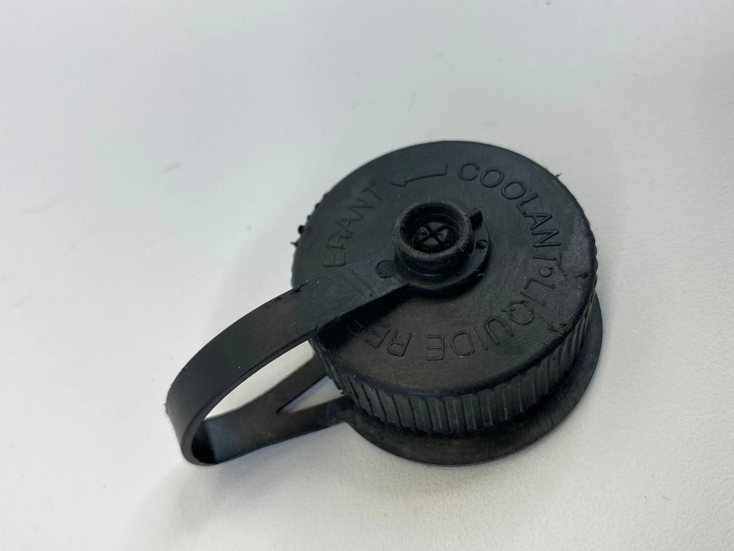 2000-2004 NISSAN XTERRA RADIATOR COOLANT OVERFLOW RESERVIOR CAP ASSEMBLY OEM