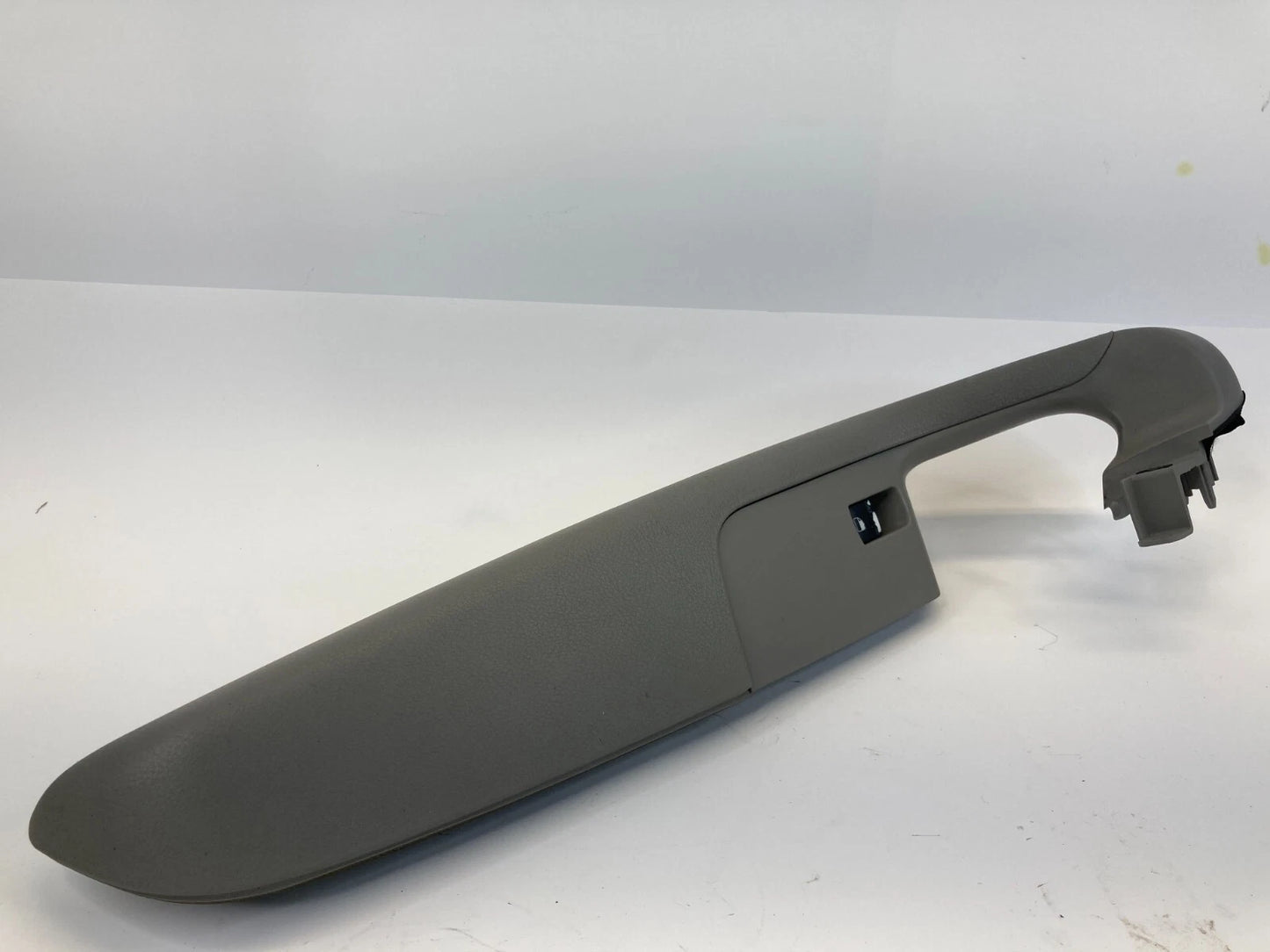 2005-2008 AUDI A6 QUATTRO FRONT RIGHT INNER DOOR ARMREST PULL HANDLE W/ SWITCH