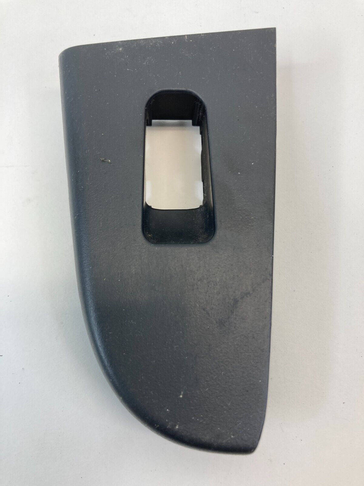 07-10 Hyundai Elantra SEDAN Rear Left Back Door Window Switch Bezel 93580-2H000