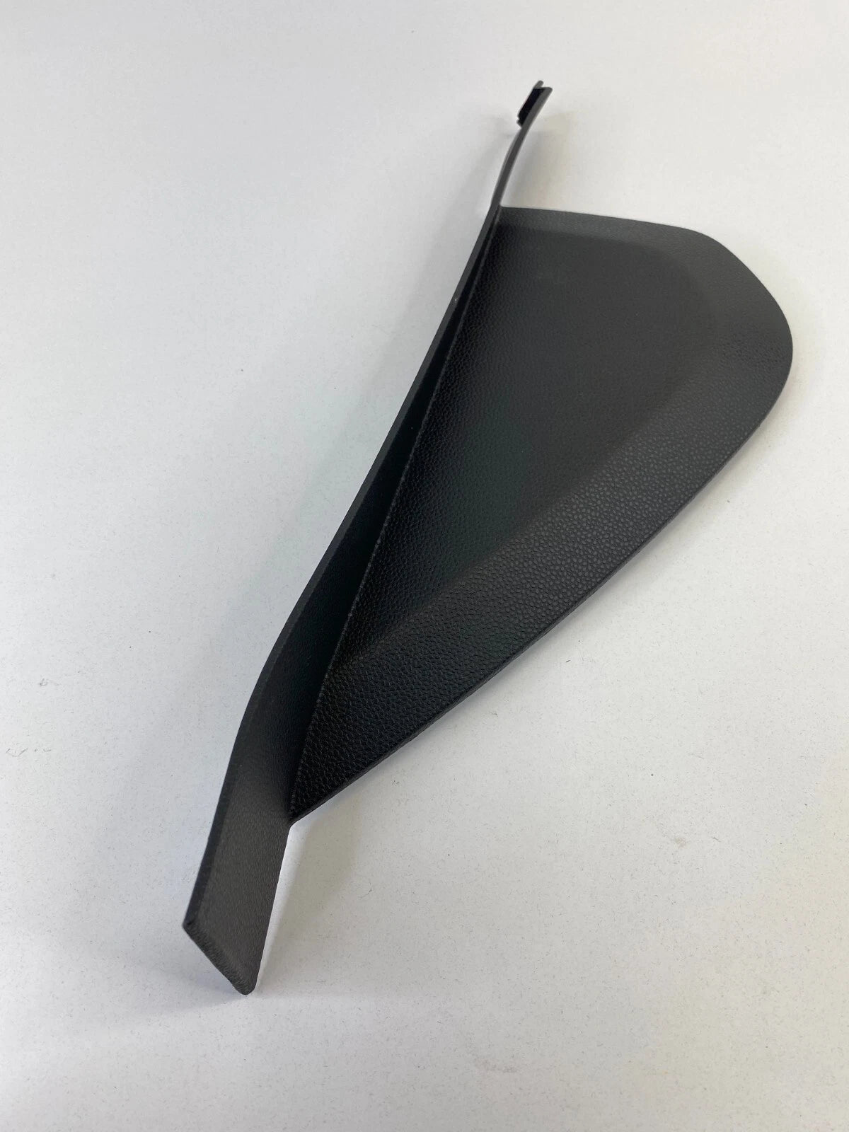 11-13 FORD FIESTA FRONT LEFT SIDE CAP END PANEL COVER BEZEL TRIM AE83A044C61
