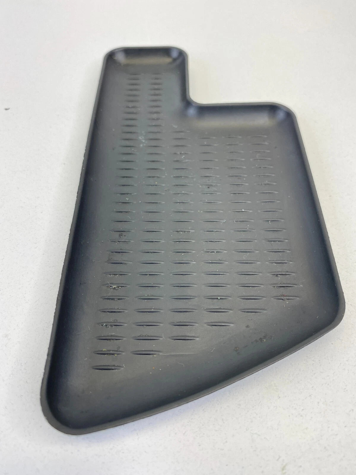 2004-2010 BMW X3 CENTER CONSOLE STORAGE COMPARMENT LINNER RUBBER MAT 3405552 OEM
