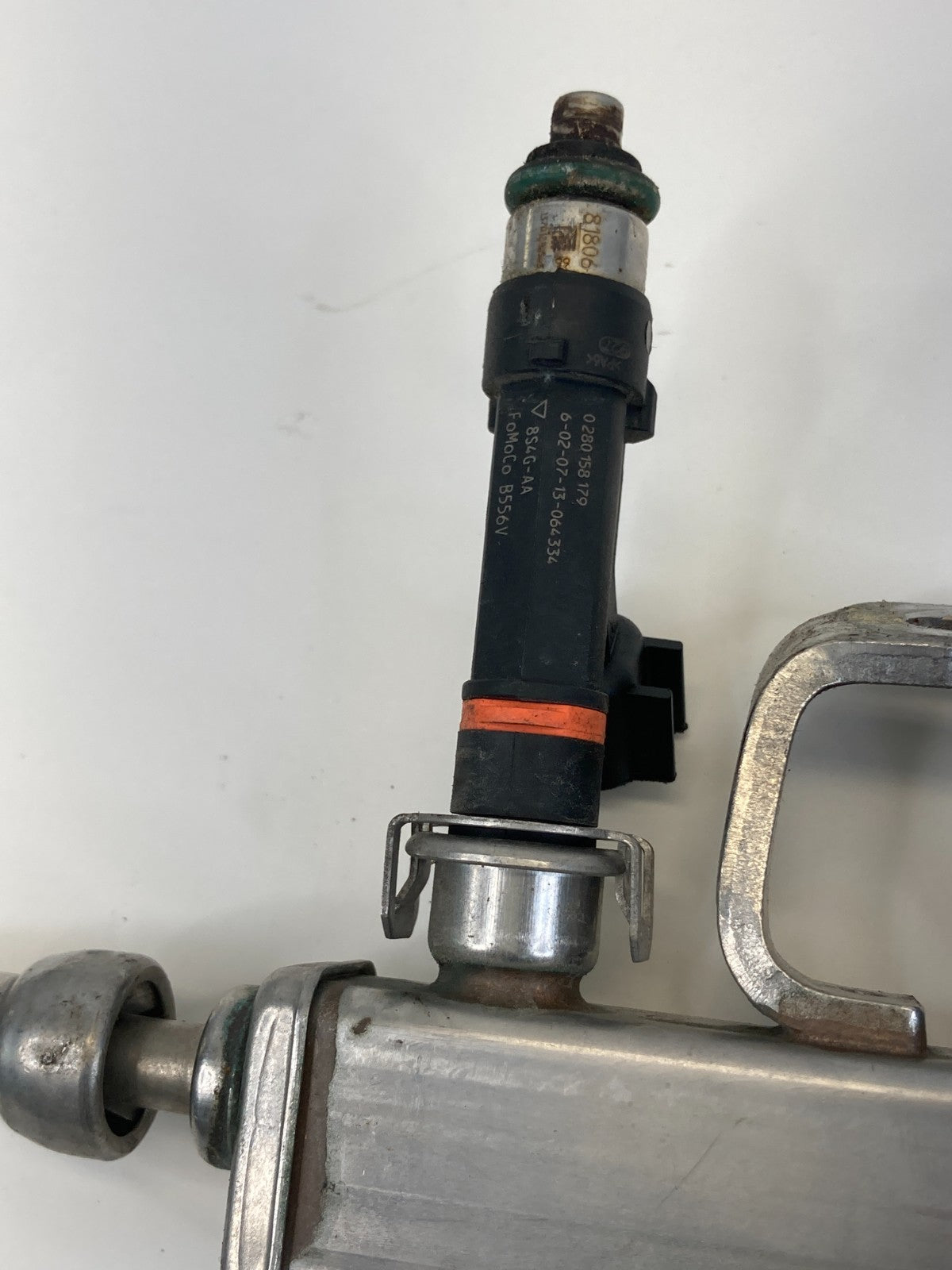 13-18 Ford C-Max 2.0L L4 AT Fuel Injection Rail W/ Injectors 4M5G-9D280-DB OEM