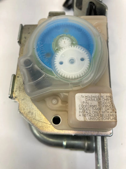 2007 CHRYSLER 300 FRONT RIGHT PASSENGER SIDE SEAT BELT RETRACTOR P1EU001DVAA OEM