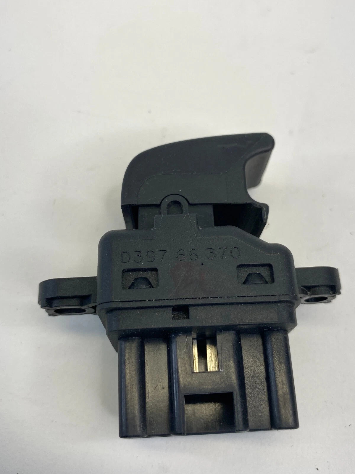 2004-2009 MAZDA 3 MAZDA3 REAR LEFT DOOR WINDOW CONTROL SWITCH B32H66370 OEM
