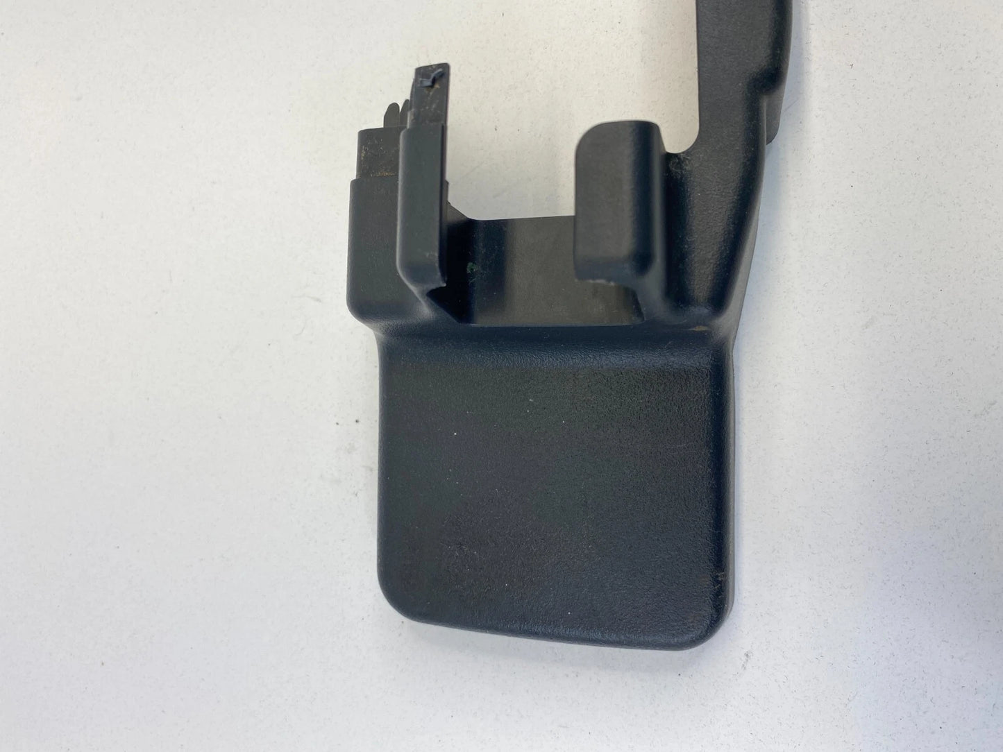 2008-2017 MITSUBISHI LANCER DE 4DR FRONT RIGHT SEAR RAIL CAP COVER TRIM 6977A398