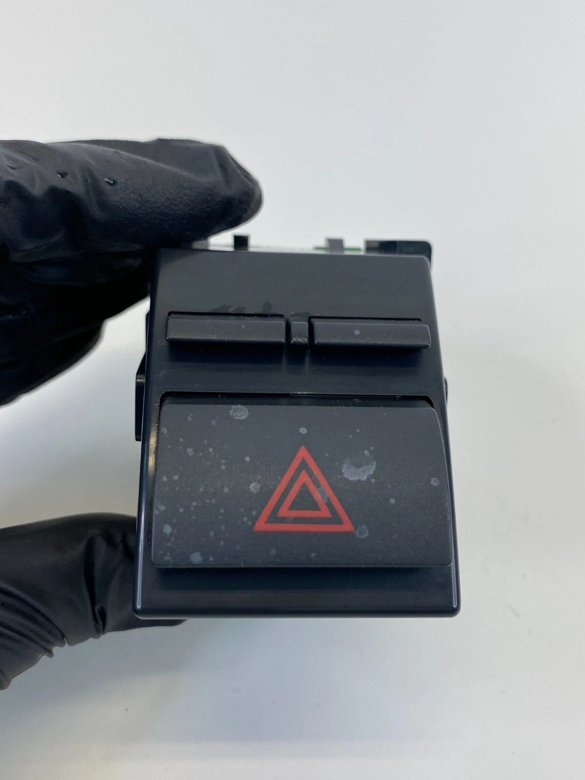 2007-2011 TOYOTA CAMRY CENTER DASH HAZARD EMERGENCY WARNING SWITCH 84332-06100