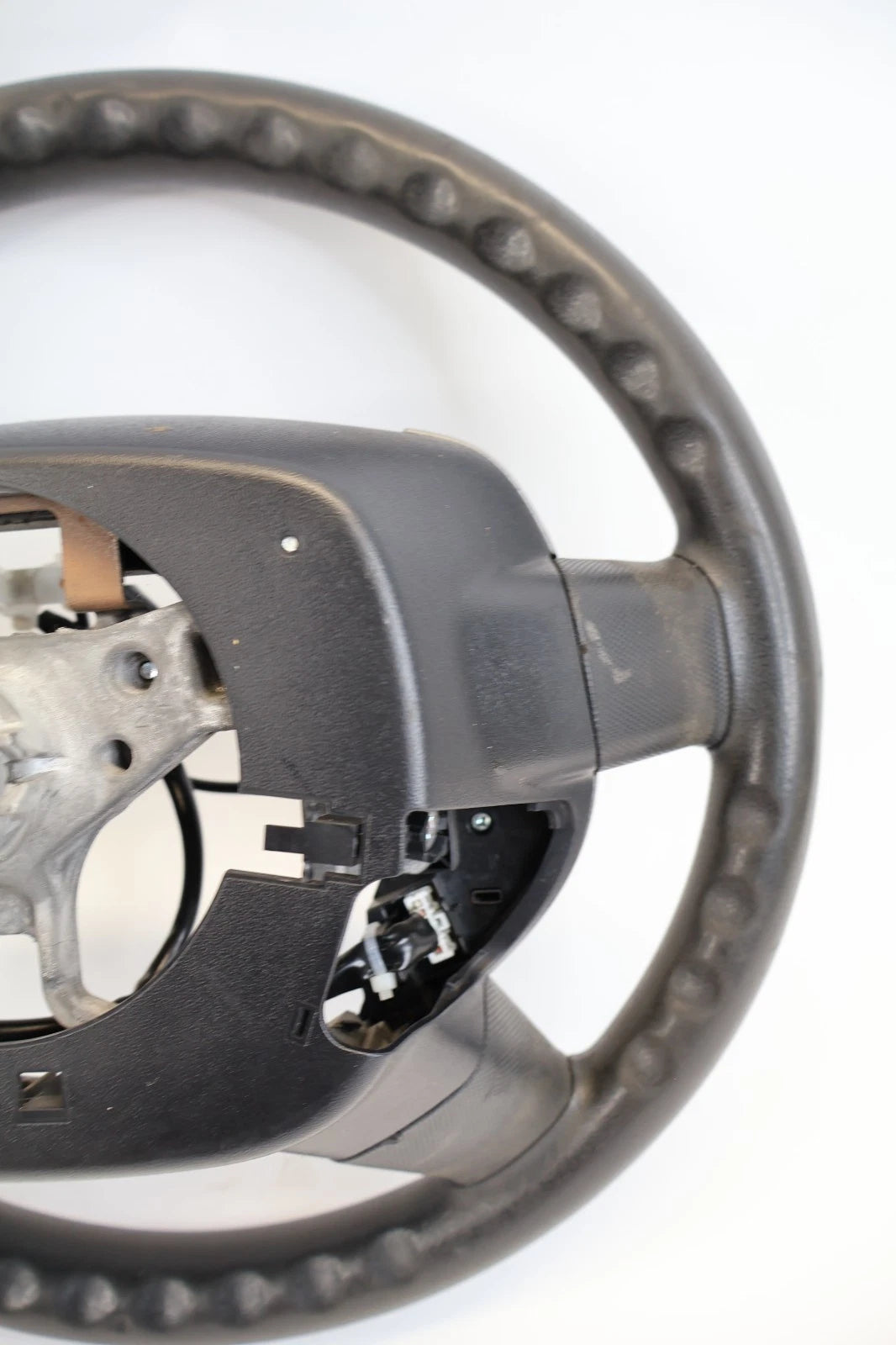 2004-2009 TOYOTA PRIUS STEERING WHEEL W/ AUDIO & CRUISE CONTROL SWITCHES