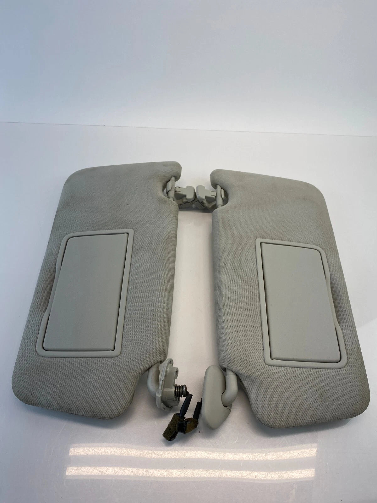 2010-2014 SUBARU LEGACY LEFT & RIGHT SUNVISOR SUN VISOR SHADE SET PAIR ASSY OEM