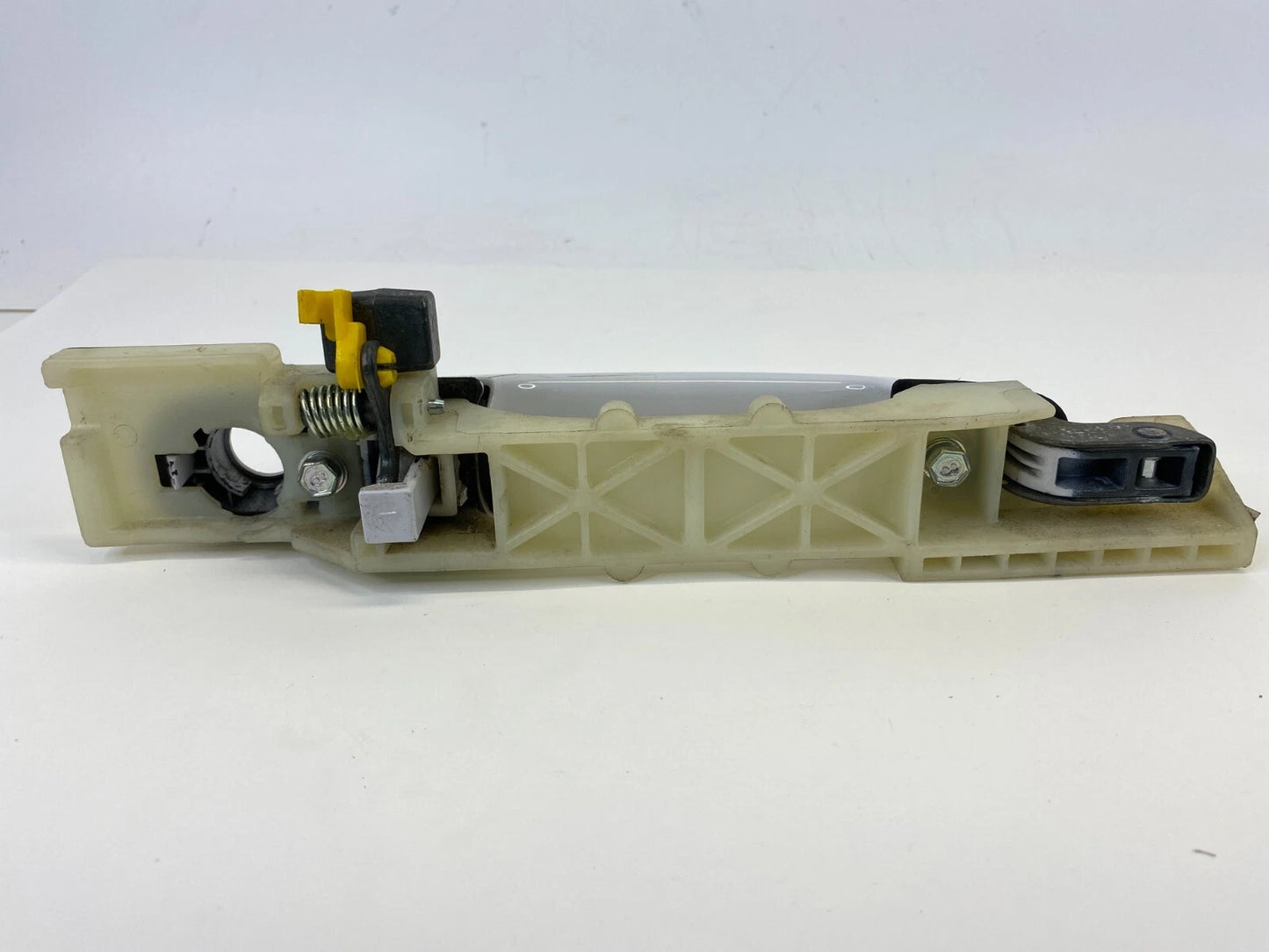 2005-2009 HYUNDAI TUCSON FRONT RIGHT PASSENGER SIDE EXTERIOR DOOR HANDLE OEM