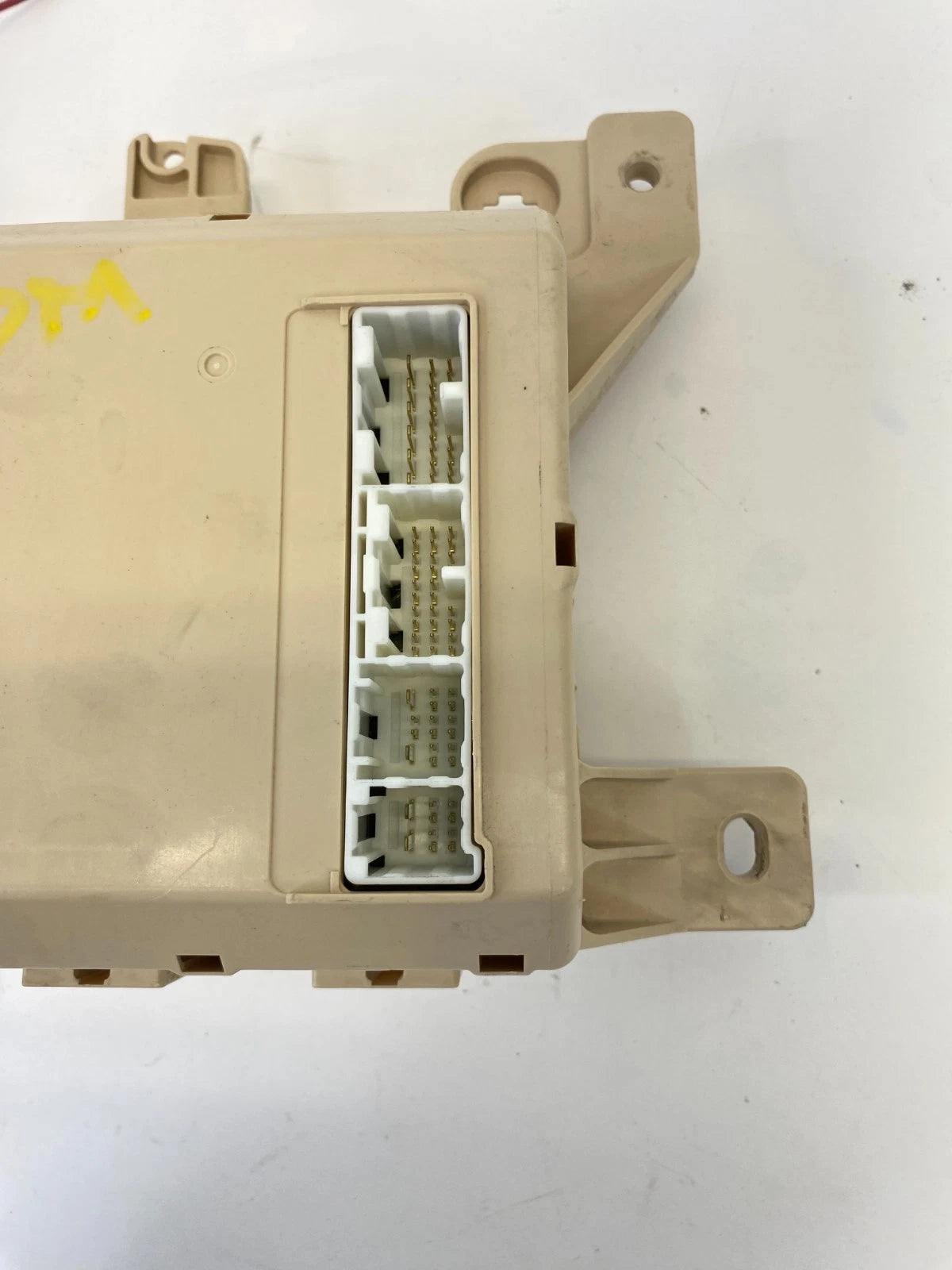 2004-2006 TOYOTA SIENNA 3.3L INTERIOR CABIN FUSE BOX RELAY JUNCTION BLOCK OEM