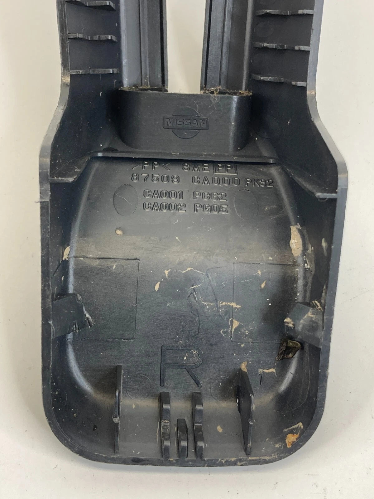 03-07 NISSAN MURANO REAR SEAT RIGHT SIDE RAIL TRACK END COVER TRIM 87509-CA000