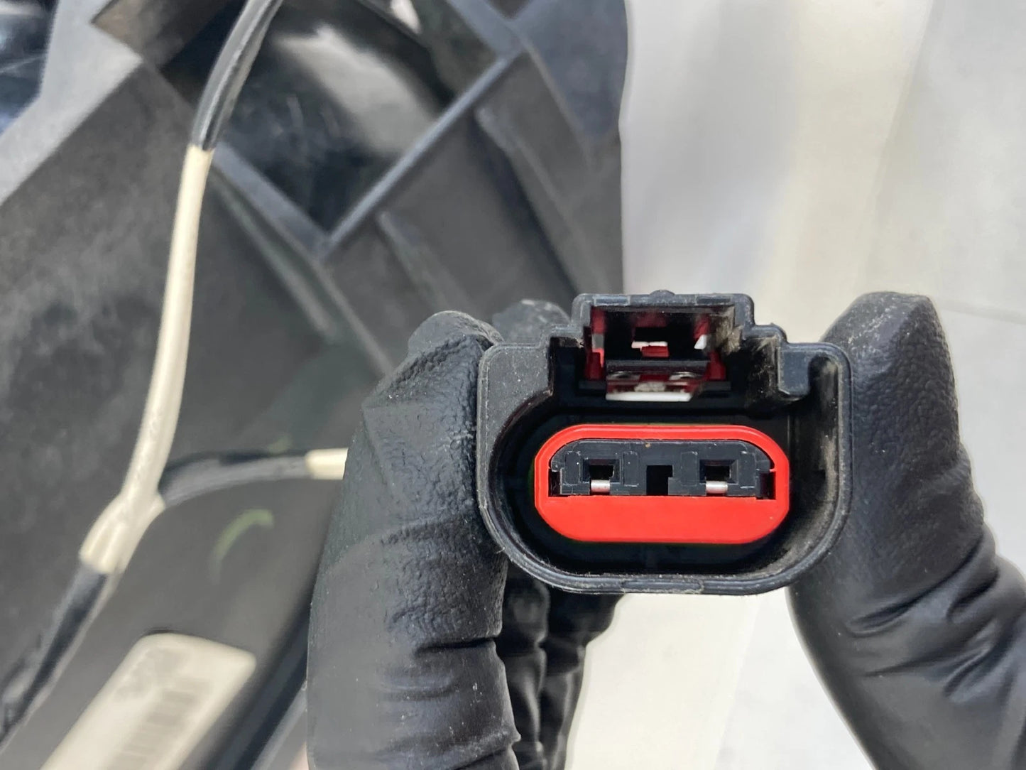 2003-2007 CADILLAC CTS FRONT LEFT DRIVER SIDE FOG & PARK TURN SIGNAL LIGHT LAMP