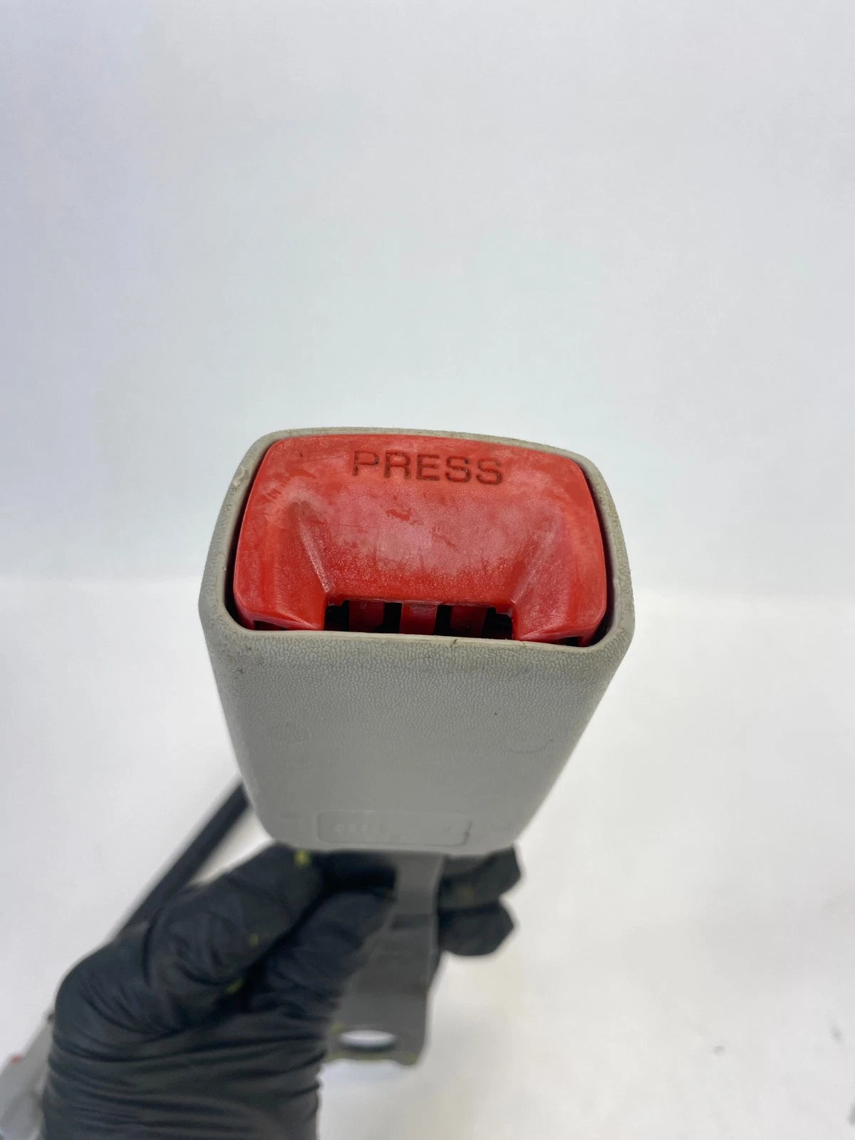 2009-2015 TOYOTA VENZA FRONT RIGHT PASSENGER SIDE SEAT BELT BUCKLE OEM