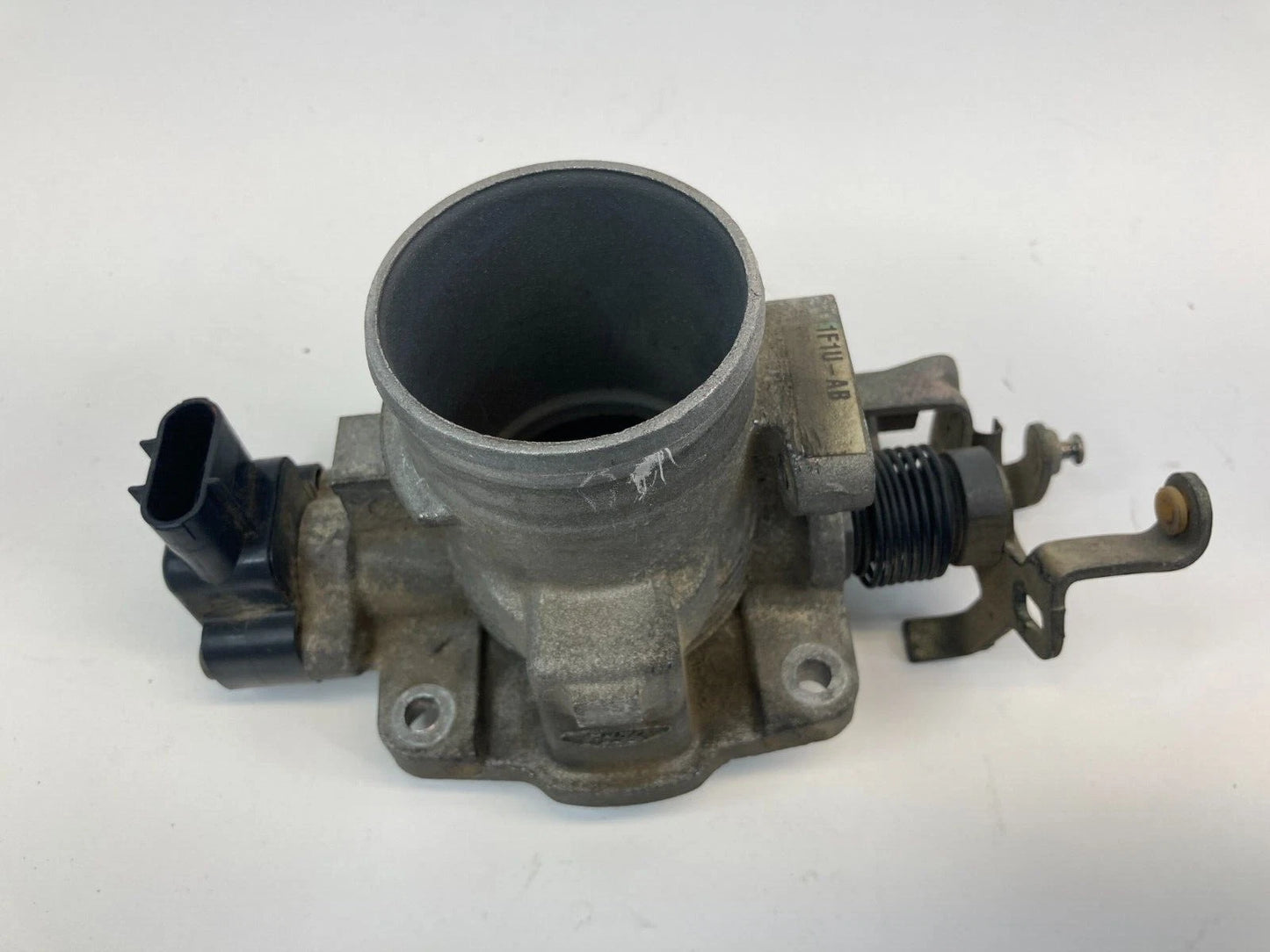 2000-2003 Ford Taurus Sable Sedan 3.0L V6 OHV Throttle Body Throttle Valve