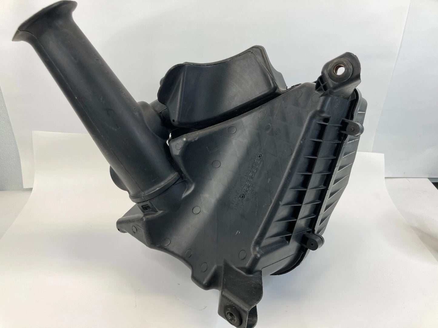 2009-2012 GMC ACADIA 3.6L AIR INTAKE CLEANER BOX FILTER BOX HOSE 15895603 OEM