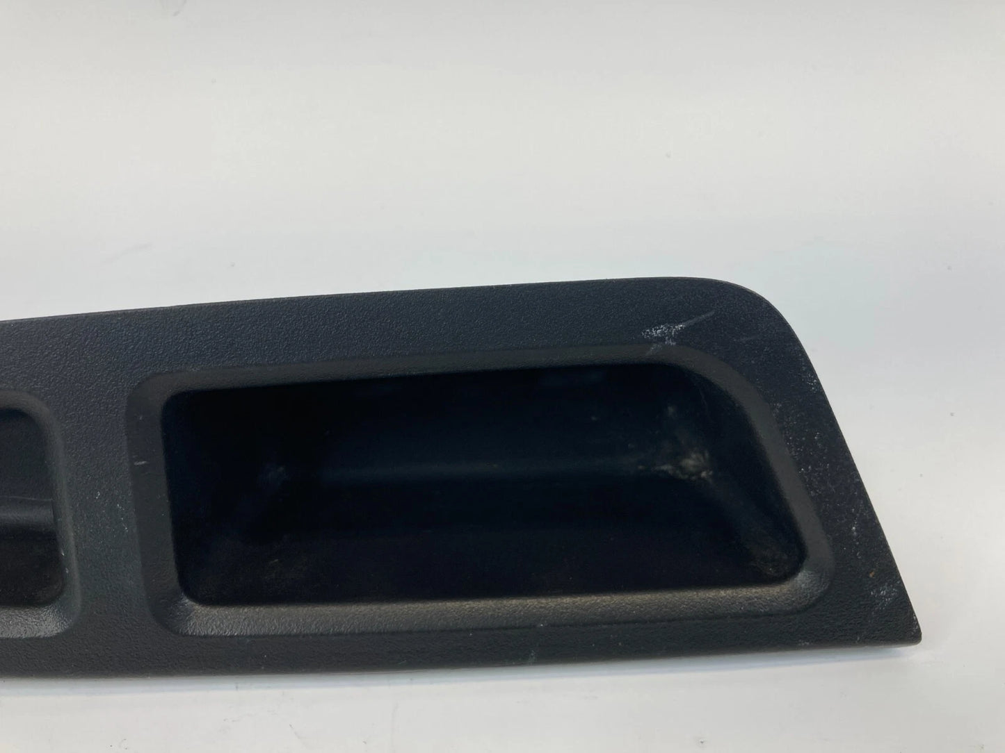 2006-2008 CHEVROLET IMPALA REAR RIGHT DOOR WINDOW SWITCH BEZEL GRAB PULL HANDLE