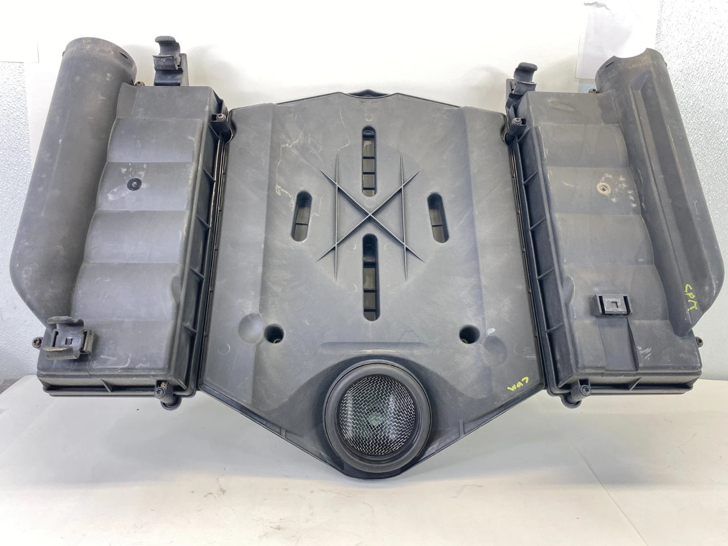 2001-2005 MERCEDES C240 AIR CLEANER FILTER HOUSING ENGINE COVER 1120901501